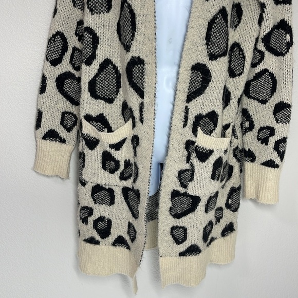 Guess Women's Long Animal Print Duster Cardigan Sweater Size Medium M - Picture 3 of 7